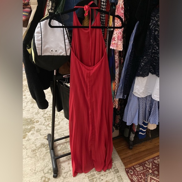 ❤️ red maxi halter dress ❤️ - Picture 2 of 6